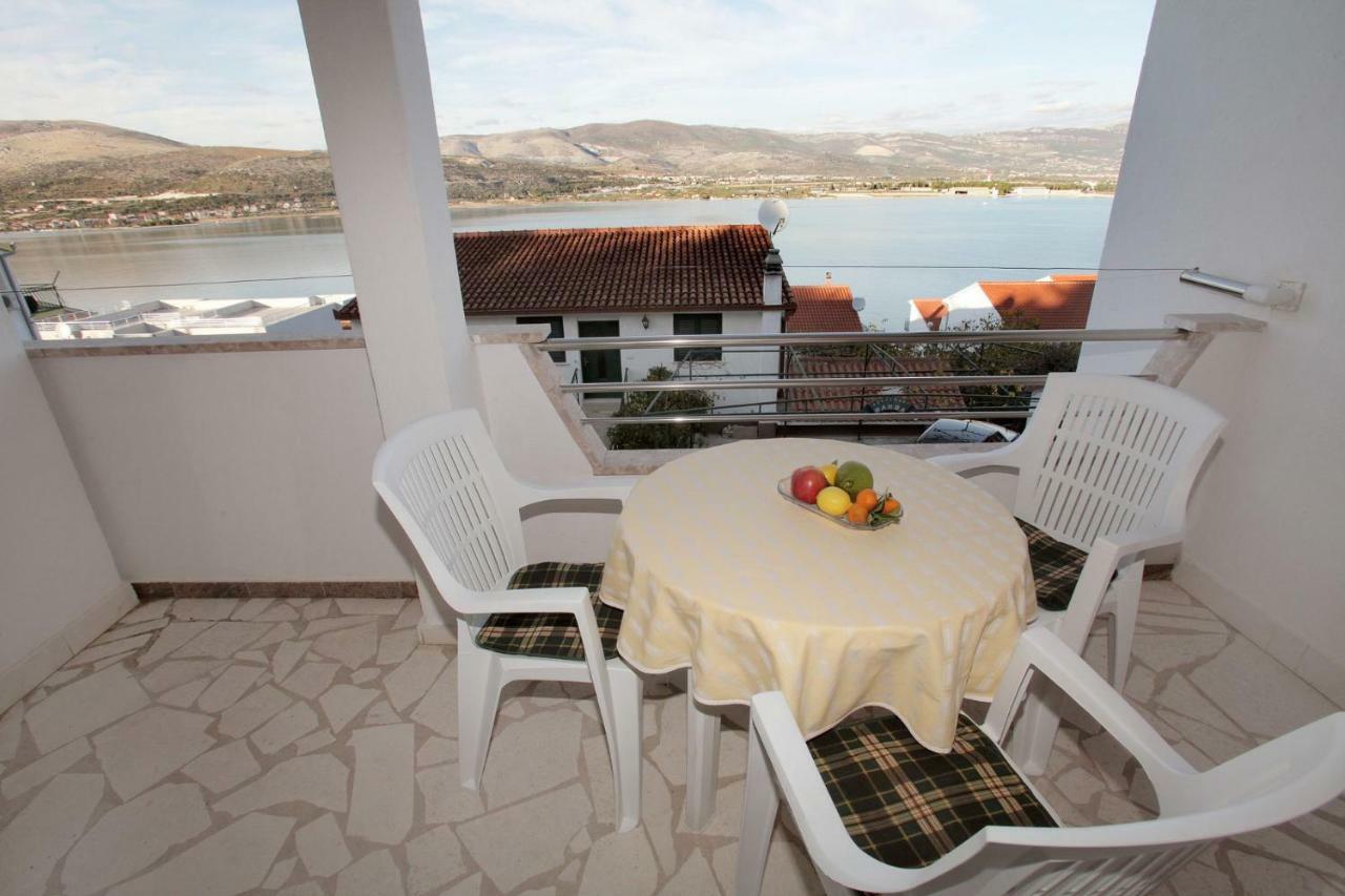 Apartments Maja - Sea View Trogir Exterior photo