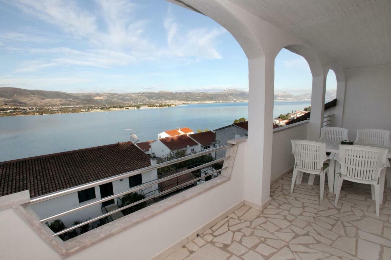 Apartments Maja - Sea View Trogir Exterior photo